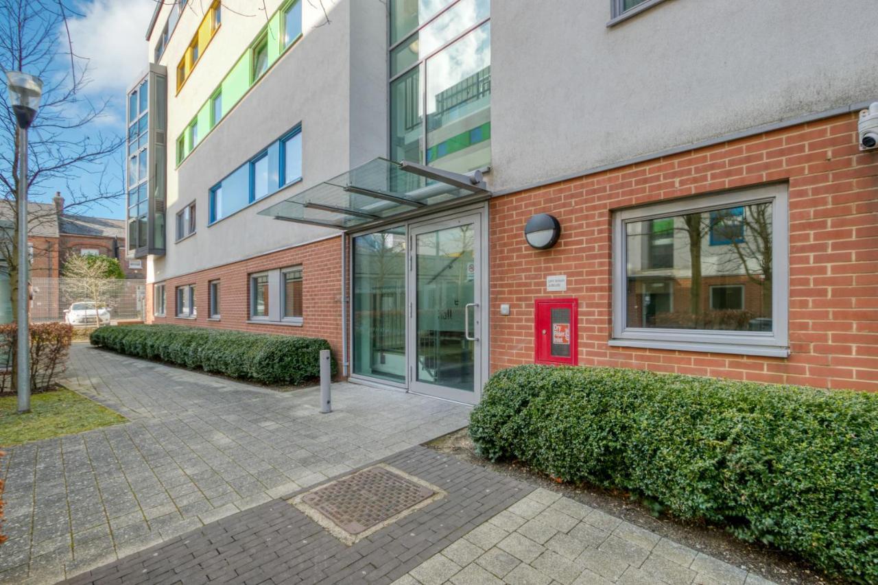 Bright & Central Studio In Luton, Sleeps 2 Luton  Exteriér fotografie